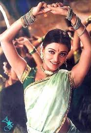 Aishwarya In A Song From Tamil Movie Kondukonden Kondukonden Aishwarya Rai Bollywood Fashion Bollywood