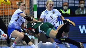 A 20 éves irányítót, vámos petrát a sorai közt tudó magyar csapat a franciák. Az Olimpia Zsebben Az Olimpiai Bajnok Viszont Meg Tul Eros A Noi Keziseknek 24 Hu