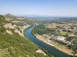 Nous sommes heureux de vous accueillir dans notre camping 3 étoiles. 5 Sterne Campingplatz In Der Ardeche La Plage Fleurie Vallon Pont D Arc