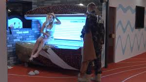 EXTRA: Szexi! VV Merci ledobta a ruháit