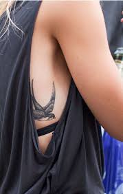 Bird Tattoo On Ribs 40 Sexiest Rib Tattoos For Girls Bird Tattoos For Women Tattoos Swallow Bird Tattoos
