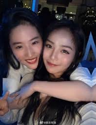 Nhan sắc gây xôn xao của nữ diễn viên đóng thế Lưu Diệc Phi, Củng Lợi ở  "Mulan"