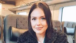 Ina har åkt till London för att protestera mot monarkin