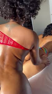 Lady dadoune on X: @david_dtmck1 @meganecheryl_ Oups 🙊 🥶  t.co6e6lI4Go7S  X