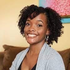 Eva Grate's Instagram, Twitter & Facebook