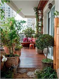 10 Fabulous And Chic Balcony Floor Ideas Small Balcony Garden Apartment Garden Apartment Balcony Garden