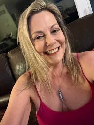 I'm 39, live in Philly and work for a railroad. I'm into history, travel,  and having a good time. Please feel free to message me or comment here.