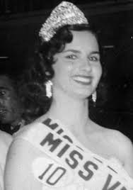 Blanca Heredia's Instagram, Twitter & Facebook