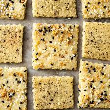 40 Second Ultra Easy Keto Crackers Recipe Yummly Recipe Keto Crackers Recipe Low Carb Crackers Easy Cracker