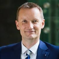 100+ ملفًا شخصيًا يحتوي على “Butchart”