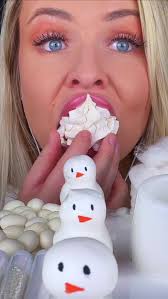 Meringues never fail to be delicious 😋🤤 . . . . . . . #asmr #asmrsounds  #hunnibeeasmr #satisfying #satisfyingvideo #eating #eatingasmr #trending  #foryou #foryoupage #shorts #reels #viral #explorepage ...