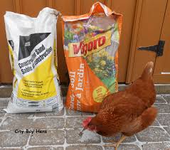 You've decided it's time to give your chickens a dust bath to call their own, rather than using and destroying, your flower garden. Making A Dust Bath For Your Chickens City Boy Hens