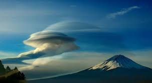 Mysterious Cloud Spotted Over Mount Fuji Sparks Fears Of Alien Invasion Mirror Online