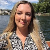 Amy Caple's Instagram, Twitter & Facebook