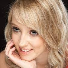 Candice Warfield's Instagram, Twitter & Facebook