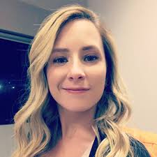 Nina Andrade's Instagram, Twitter & Facebook