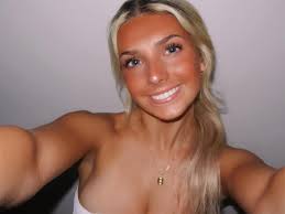 𝐵𝐸𝐿𝐿𝐴 𝐶𝑅𝑂𝑊𝐸𝐿𝐿 (@bellacrowell_) • Instagram photos and videos