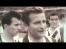 Ero il capitano, ci fu lo scambio di baci e il pubblico cominciò a urlare: Giampiero Boniperti Youtube