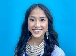 Molly Vang's Instagram, Twitter & Facebook