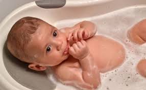 In fact, every bath time can be a special time for bonding with your newborn. Www Momcuddle Com Wp Content Uploads 2017 02 Ho