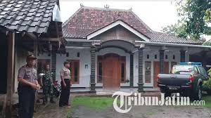 Dekat dengan mesjid kubah mas, pacuan kuda arthayasa, dekat dengan tol depok antasari (20 menit) Terungkap Sosok Penyebar Isu Kiamat Yang Bikin 52 Warga Jual Tanah Dan Rumah Murah Cuma Rp 20 Juta Tribun Jatim