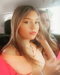 Tara Craddock's Instagram, Twitter & Facebook