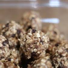 Les Boules D Energie A Faire Avec Les Enfants Cel A Table Recette En 2020 Boules Energie Aliments Mous Dessert Facile Et Rapide