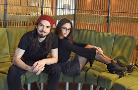 Shane tusup elmondása szerint azért, hogy a barátnőjét megvédje a médiától és az emberektől, sokáig próbálta saját maguknak megtartani az életük ezen részét, de a. Toth Gabi Volt Parjara Is Ratalalt A Nagy Szerelem Trap Kapitany Baratnoje Gyonyoru Hazai Sztar Femina