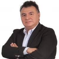 Arturo Casiano's Instagram, Twitter & Facebook