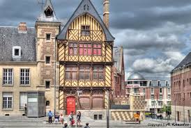 Amiens Somme Mairie Code Postal Amiens Saint Quentin Cathedrale