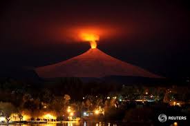 The owners were great and helped us with everything such as getting a ride into town, to early morning meals before tours. Reuters On Twitter The Villarrica Volcano Is Seen At Night From Pucon Town Chile Editor S Choice Http T Co Lqq7dw91u0 Http T Co Qldqmtmspb