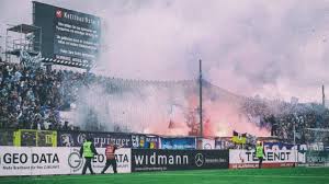 12 500 spectators on a u23 match in germany! Vfr Aalen 1860 Munchen Ultras Guests Tifo And Amazing Pyro 25 08 2018 Youtube