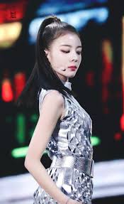 Tea On Twitter Itzy Kpop Girls Lia