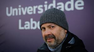 Ricardo Quintero, alumno de 49 años en un curso para parados en A Coruña:  «Cuanta más formación obtengas, más grande será tu abanico laboral»
