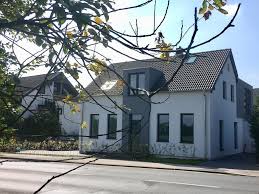 Alles über den immobilienmarkt, entwicklung der immobilienpreise & wohnumfeld. 3 Zimmer Wohnung Zu Vermieten Hatzperstrasse 111 45149 Essen Haarzopf Mapio Net