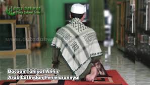 Sahabat, bacaan sholat memang wajib untuk kita pelajari dan hafalkan. Bacaan Tahiyat Akhir Arab Latin Dan Penjelasannya Lengkap