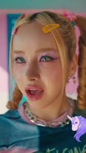 Donna Bupp's Instagram, Twitter & Facebook