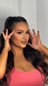 Alexandra Bowers's Instagram, Twitter & Facebook