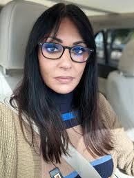 Feeling Dull and Seeking Connection with Like-Minded Women