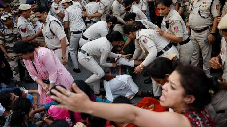 Delhi Police ramp up 'perception' campaign, identifies 500 people, 200 social media channels ahead of October 10 protest - The Hindu