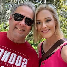 Kathleen Bratcher's Instagram, Twitter & Facebook