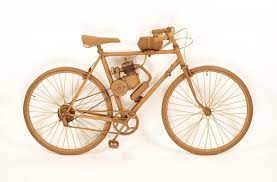 bicycle motor assist cool cardboard sculpture made by chris gilmour awesome project idea for college 3d design foundations classes ダンボールアート 段ボール アート 段ボール