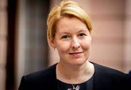 Franziska giffey (née süllke, born 3 may 1978) is a german politician of the social democratic party (spd) who has been serving as minister for family affairs, senior citizens, women and. Franziska Giffey Will Plagiatsvorwurfe Entkraften