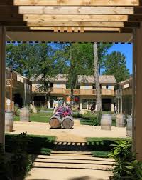 Située à côté d'un golf 18 trous du domaine, la résidence vous propose des appartements entièrement équipés pouvant accueillir de 2 à 6 personnes. Domaine Du Golf D Albret Residence 3 Etoiles Accueil Facebook