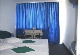 La cateva minute de mers pe jos, traversand bulevardul mamaia, se afla satul de vacanta. Cazare Hotel Aurora 2 Mamaia Acceptam Tichete De Vacanta Last Minute Vara 2021 Litoral Romanesc Tarife Rezervari Online Reduceri Facilitati Hotel