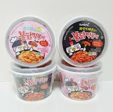 Wir servieren bibimbap in einem heißen steintopf, der in korea dolsot. Food Review Samyang S Buldak Tteokbokki Snackfever