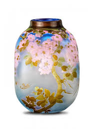 An Emile Galle Carved Cameo Glass Vase French Circa Arte Em Vidro Vasos Potes De Vidro