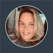 Lindsey Fallon's Instagram, Twitter & Facebook