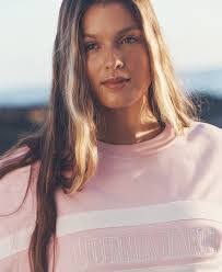 Tabatha Mills's Instagram, Twitter & Facebook