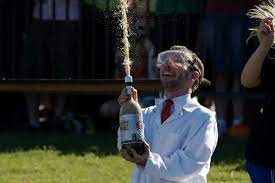 What Happens If You Drink Coke And Eat Mentos Ouch